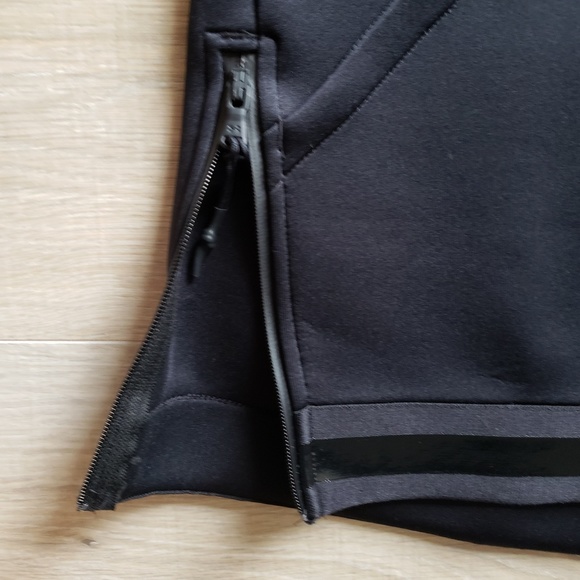Under Armour Black Vest - Small - NWT - Picture 5 of 8